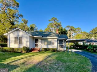 404 Community Dr, Waycross, GA 31501