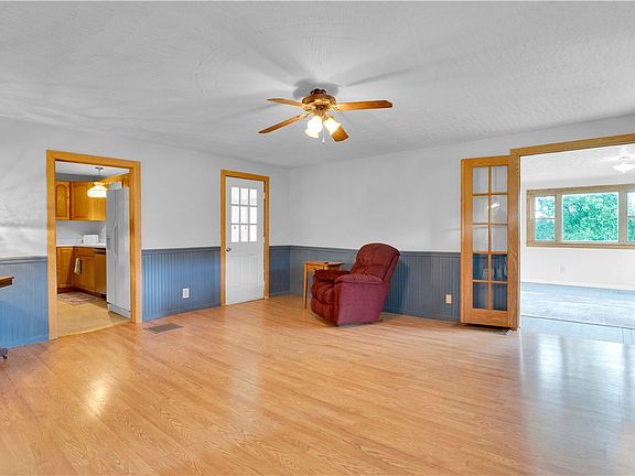 3rd image of 10950 Beals Rd