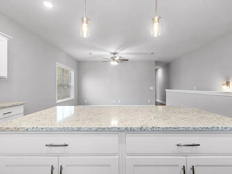 930 Crossland Ave — Photo 9