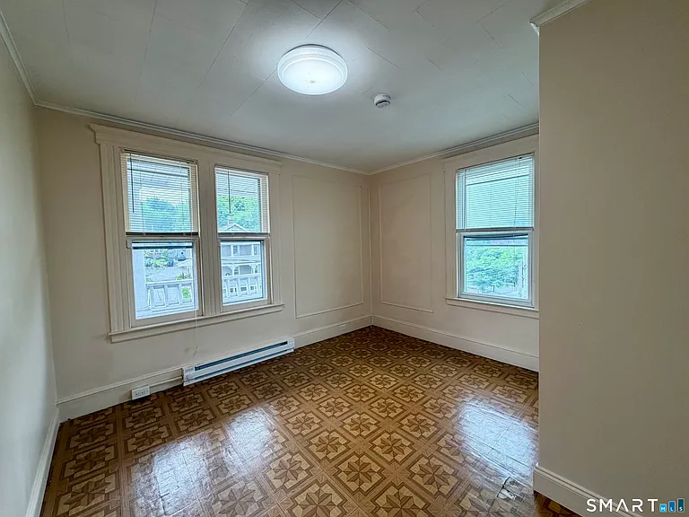 237 E Main St — Photo 9