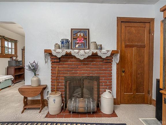 4th image of 779 Greenlawn Ave