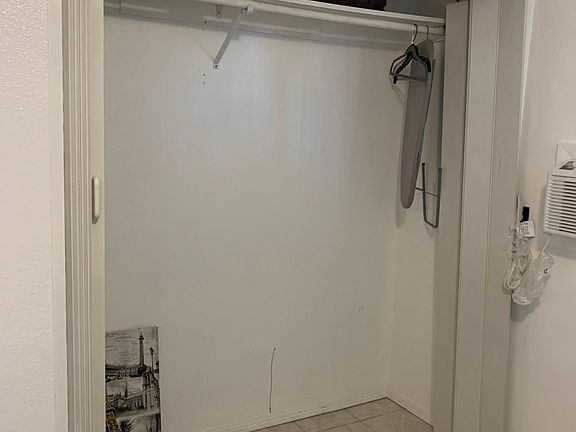 3rd image of 427 Niu St
