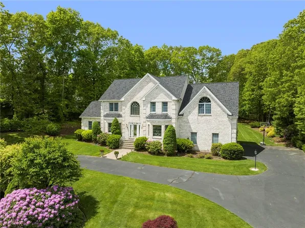6 Paddock Dr, Lincoln, RI 02865