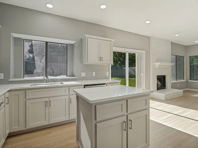 2700 Cornell Dr — Photo 10