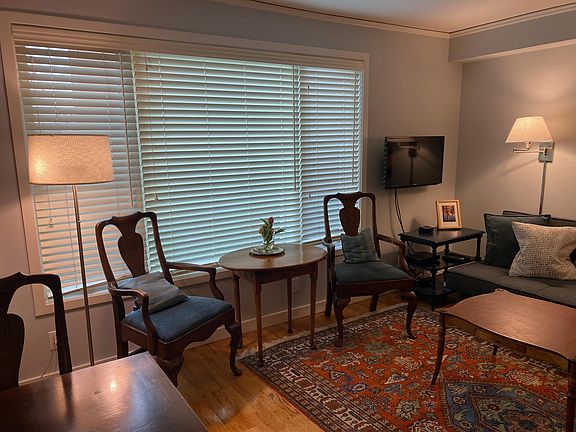 3rd image of 388 Chestnut St #A