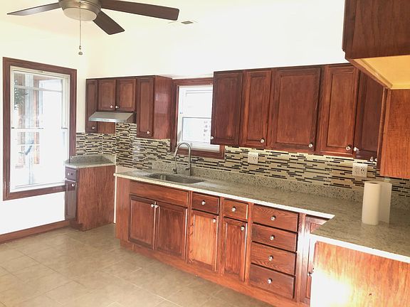 2nd image of 4247 S Maplewood Ave #2