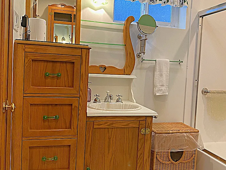 Bath Custom Oak & CORIAN 4 drawer Vanity Dresser u/Beveled Mirror w/vintage green depression glass Handles & 2 Towel Bars, w/2 Gray Bathmats