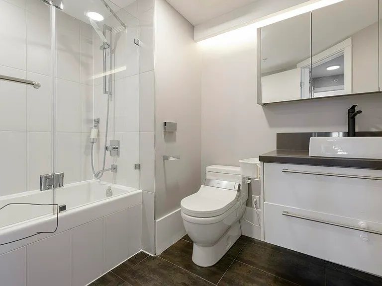 1201 Marinaside Cres #2 — Photo 8