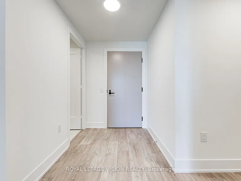 858 Dupont St #710 — Photo 3