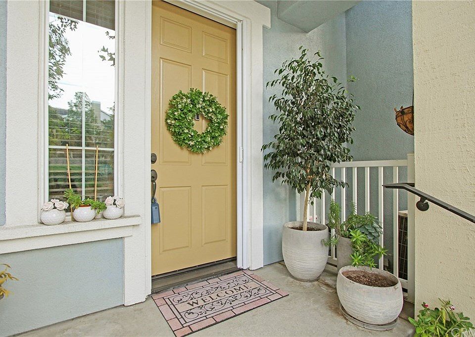 1st image of 3 Queensberry Dr