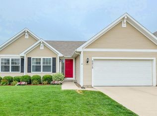 6828 Sweetwater Dr, Des Moines, IA 50320