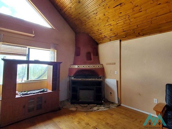 4th image of 47 Pinewood Cir