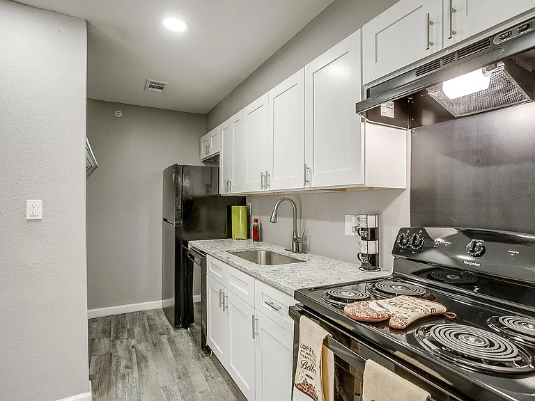 Vista Buena Apartments — Photo 6