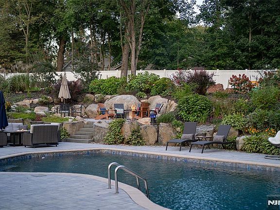 4th image of 3 Osborne Ct