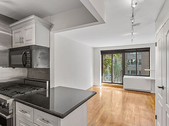 3rd image of 306 Mott St APT 4B