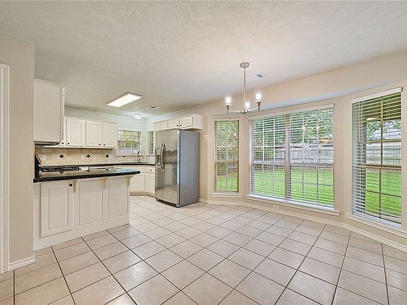5th image of 1208 Markham Ln