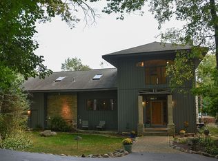 120 Caernarvon Rd, Wales, WI 53183