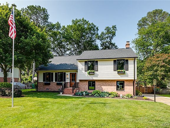 3rd image of 8415 Freestone Ave