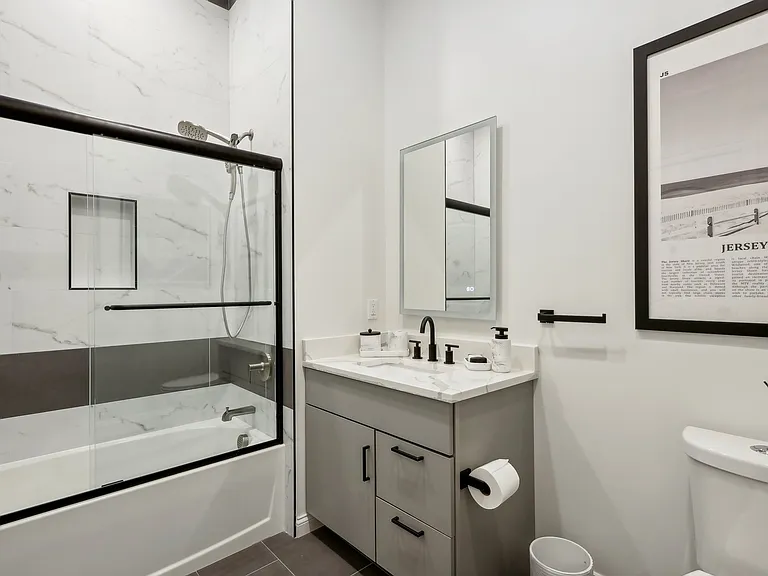 Star of the Sea Apartments — Photo 23