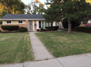 17233 Chicago Ave, Lansing, IL 60438