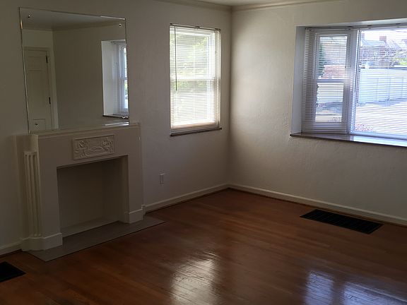3rd image of 1728 Elmwood Ave APT A