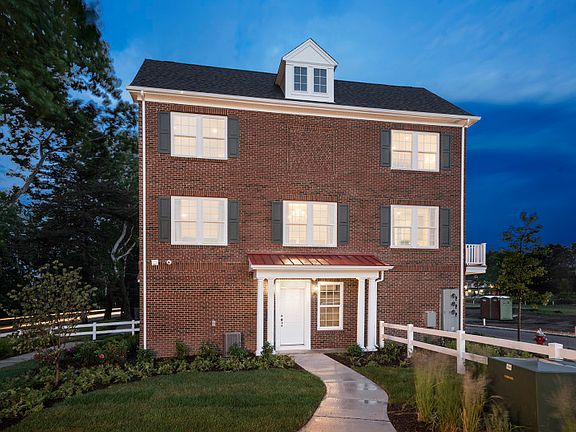 Luxury Wright townhome at Crossings at Radburn