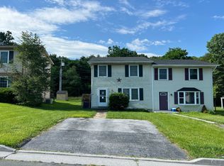 1319 Robinhood Ln, Front Royal, VA 22630