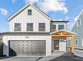 3 Brook St #B, Manchester, MA 01944