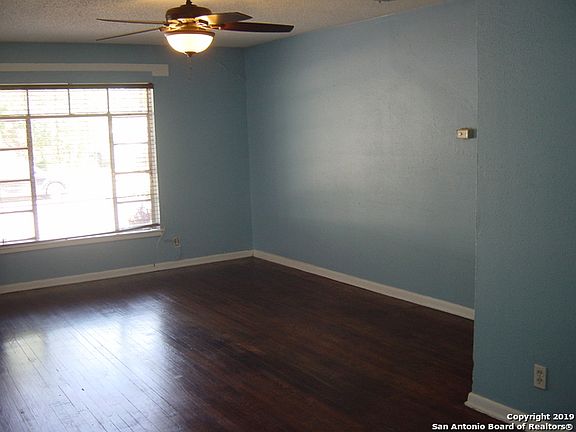 3rd image of 710 Sumner Dr