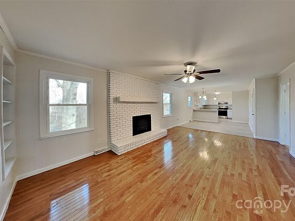 3rd image of 531 N Carolina Ave