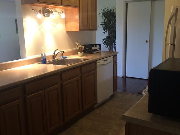 Galley Kitchen (picture represents the layout)