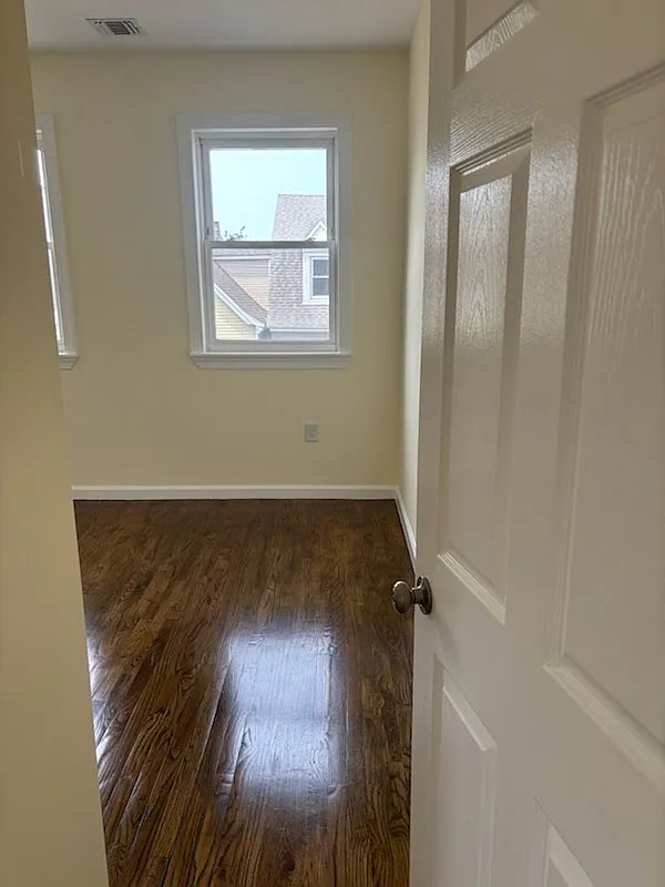42 Hawkins Street - 2R — Photo 2