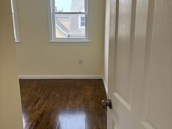 5th image of 42 Hawkins St APT 2R
