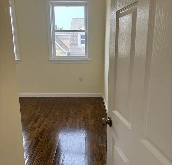 42 Hawkins St #2R — Photo 5