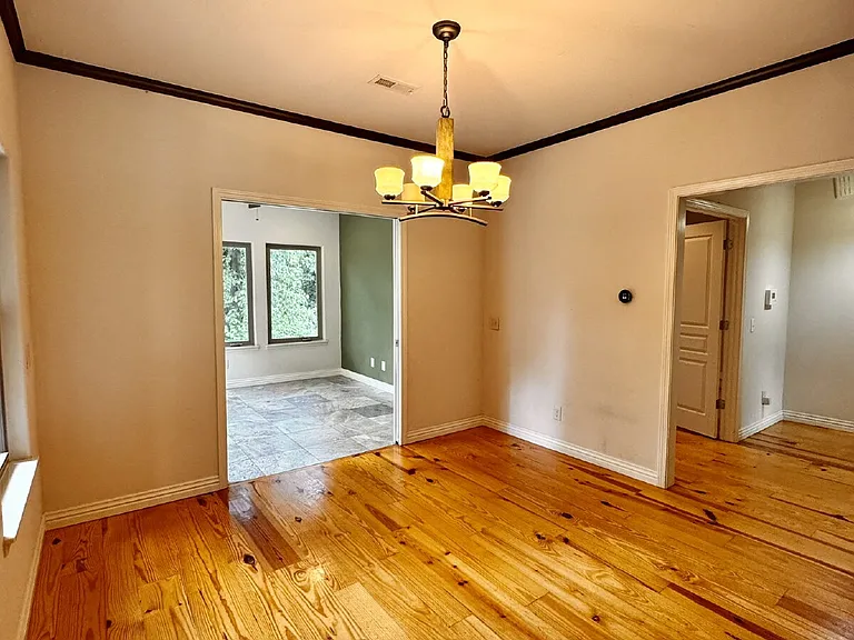723 Lakeview Dr — Photo 6