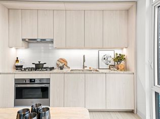 350 N Halsted St #911, Chicago, IL 60661