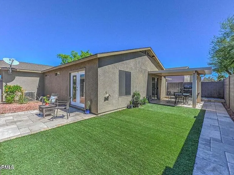 2477 E Meadow Land Dr — Photo 17