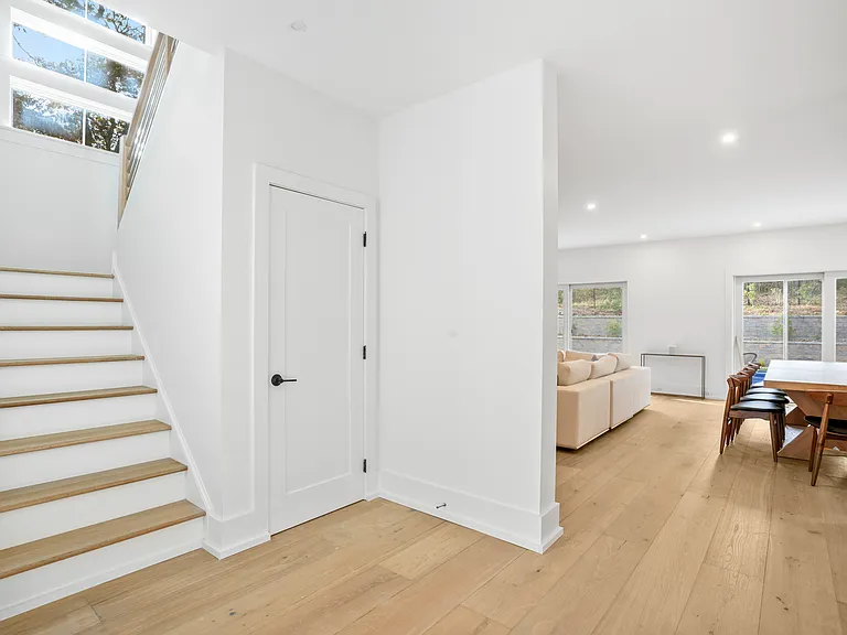 79 N Bishop Ln — Photo 8