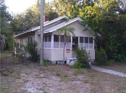 1st image of 2461 Quincy St S