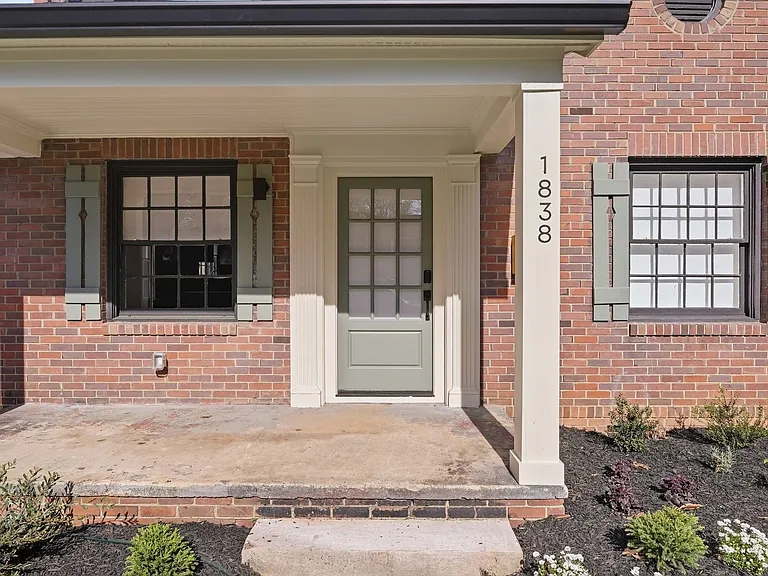 1838 Merriman Ave — Photo 9