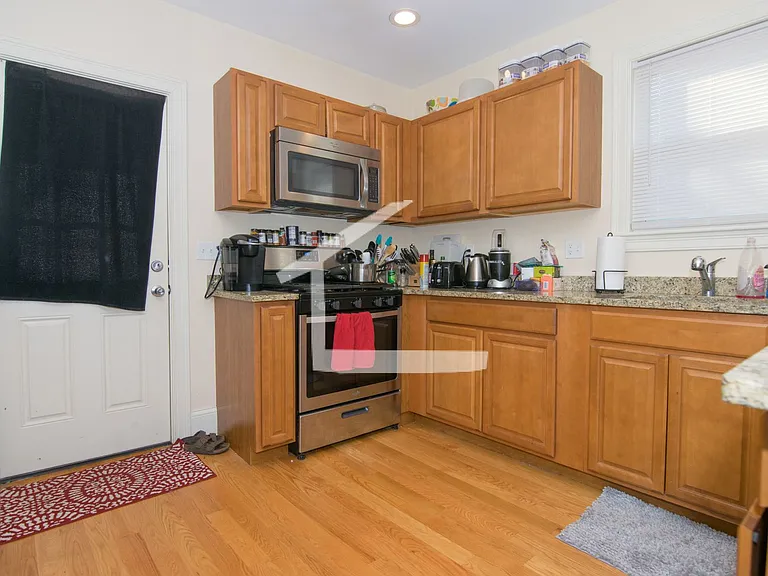 35 Pratt St — Photo 13
