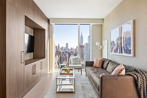 Rented by Christie's International Real Estate Group, LLC | media 22