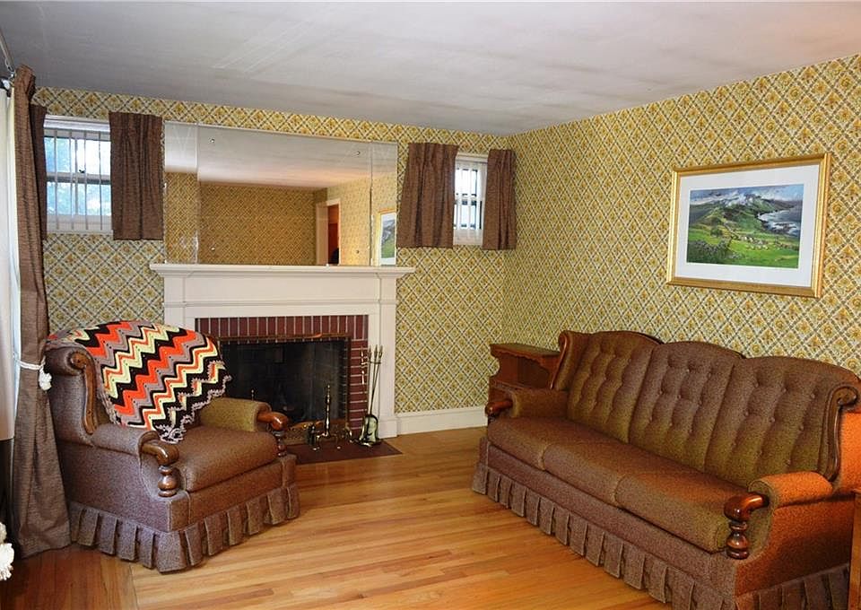 102 Palmer Ave E, Riverside, RI 02915 Zillow