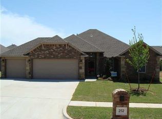 252 E Mobile Ter, Mustang, OK 73064