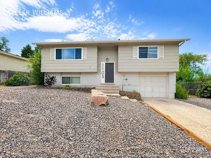1105 Mount View Ln