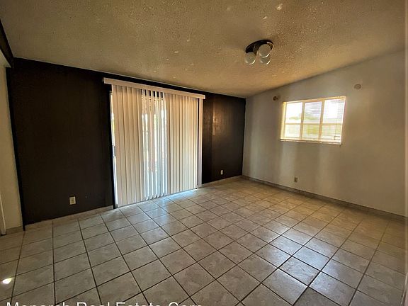 4th image of 1008 Stull Dr