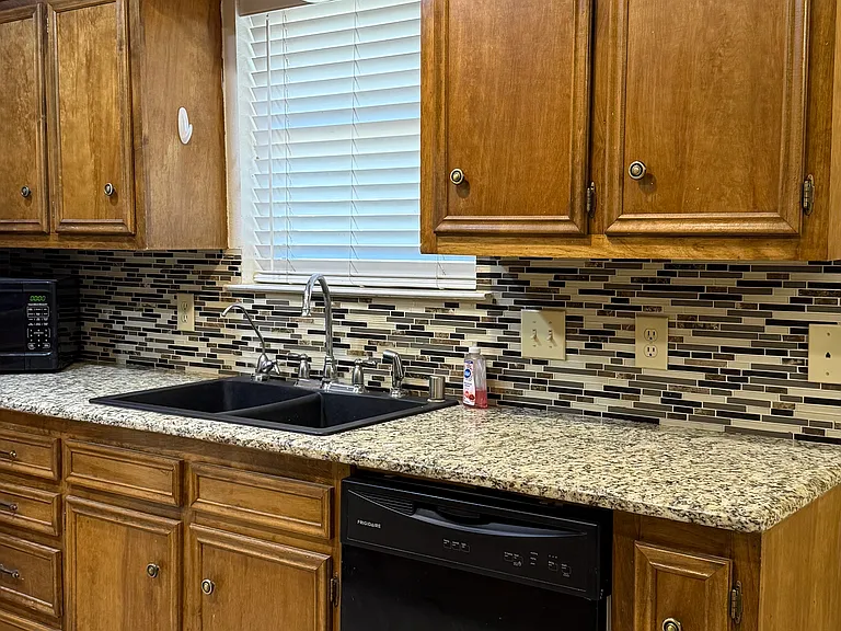 2602 Wydewood Dr — Photo 10