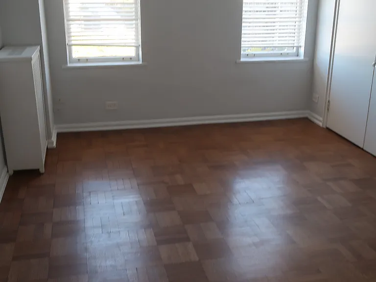 534 W Startford Pl — Photo 13