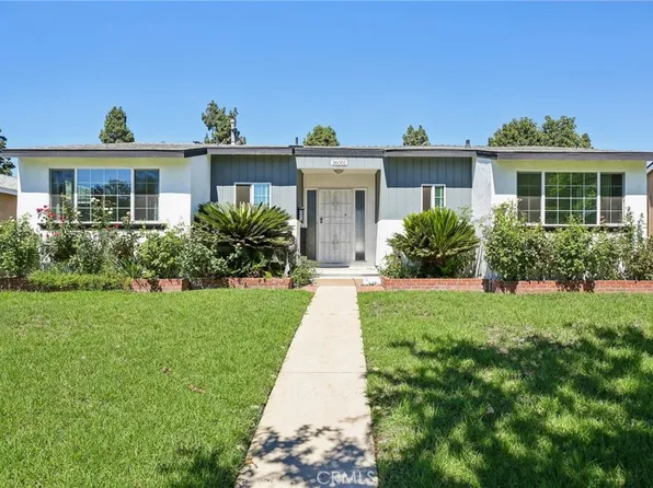 16001 Tuba St, North Hills, CA 91343