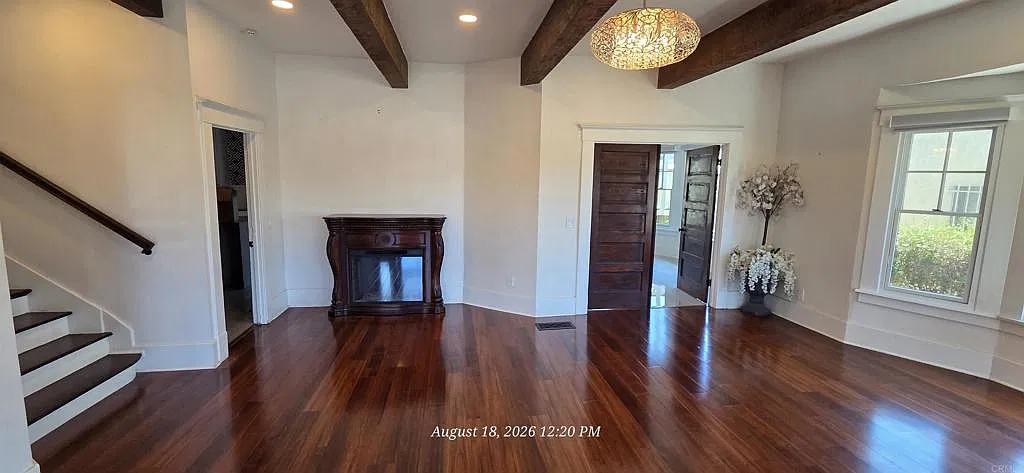 4 bed, 1950 sqft, $5,900 — Photo 1